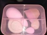 Kit de esponjas y brocha de maquillaje en estuche plástico - Imagen 2
