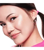 ESSENCE SOFT TOUCH BOUNCY GLOW 4g - Imagen 3